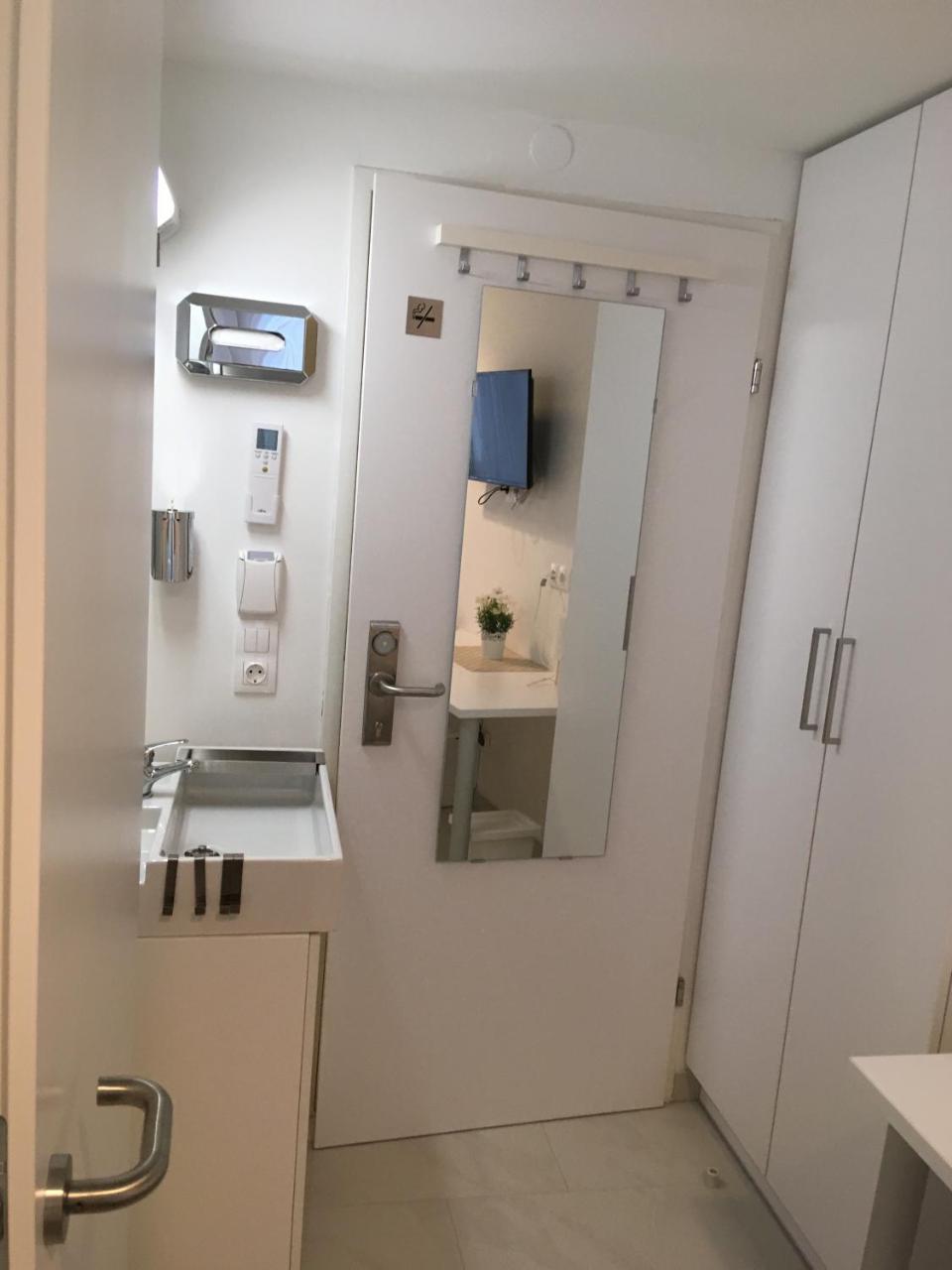 וינה Ch-Hotel Luka Budget מראה חיצוני תמונה